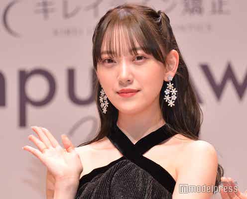 堀未央奈、メガネ姿で雰囲気ガラリ 美脚際立つミニスカ姿披露「新鮮」「スタイル良すぎ」