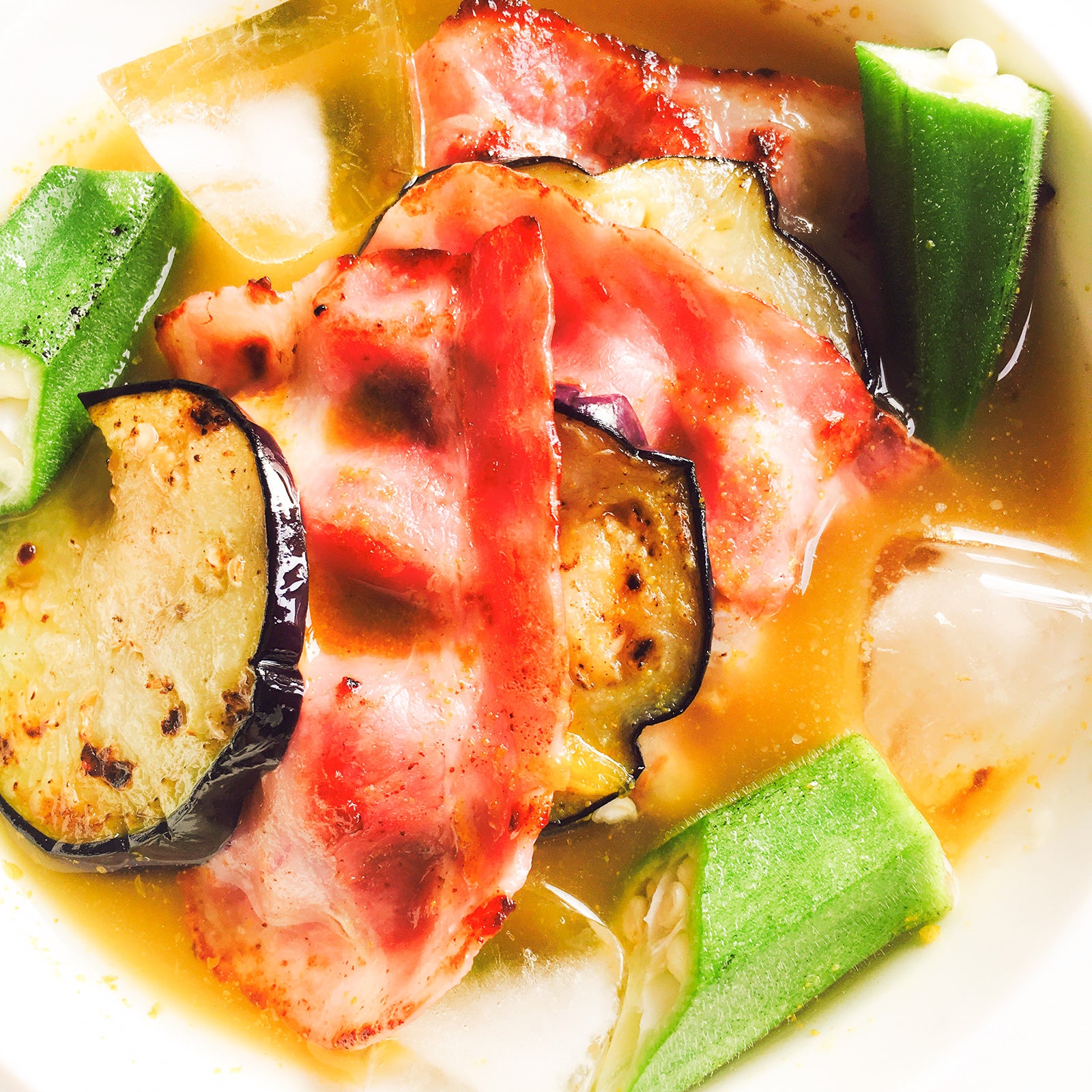 手順4：冷やしておいたスープと具材を盛り付け完成／画像提供：柏原歩