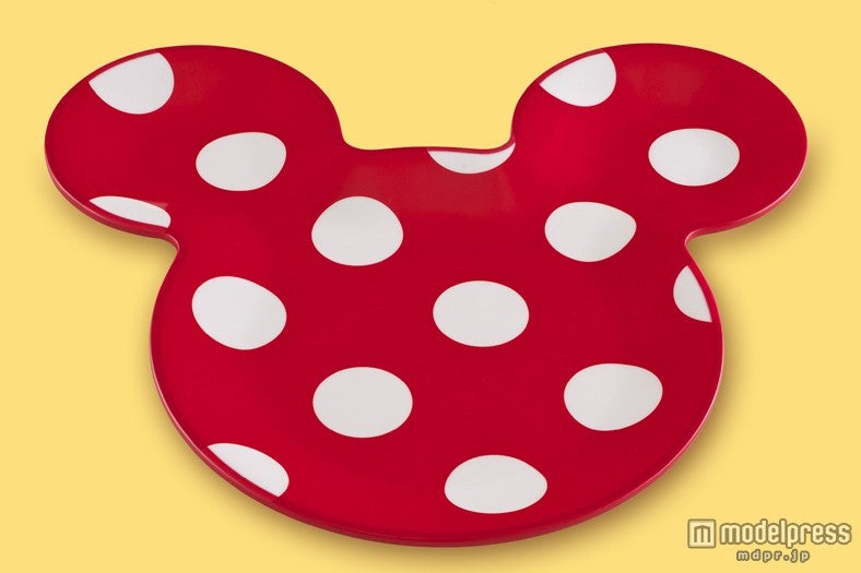 ‟お子様セット、スーベニアプレート付き“が新デザインに（C）ディズニー