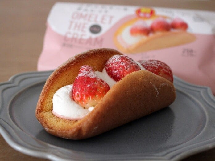 フレッシュいちごがのると、一気に贅沢な印象に