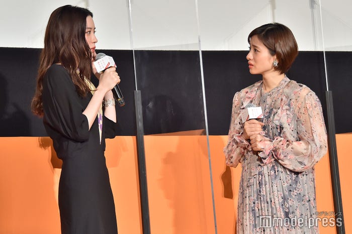 永野芽郁を本気で心配する石原さとみ(C)モデルプレス