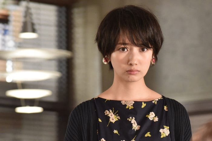 波瑠主演 サバイバル ウェディング 3つの見どころ 吉沢亮の 年下イケメン王子 風間俊介の 離れがたい元カレ それとも 胸キュンシーンにも期待 第1話レビュー モデルプレス 波瑠主演 サバイバル ウェディング 3つの見どころ 吉沢亮の 年下イケメン王子 風間俊介の 離れがたい元カレ それとも 胸キュンシーンにも期待 第1話レビュー モデルプレス
