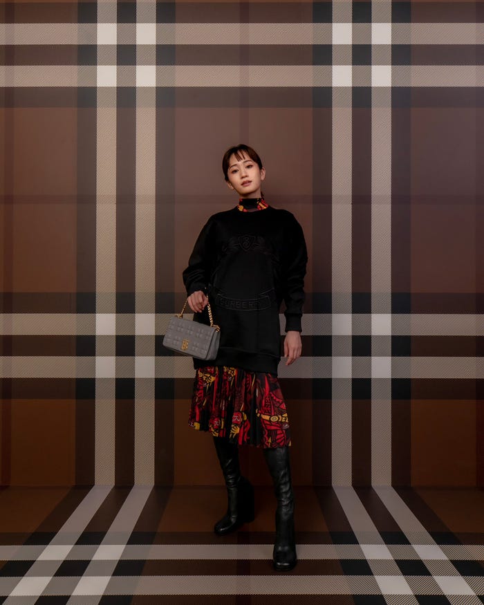 前田敦子(C)Courtesy of Burberry