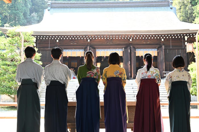 (左から)山時聡真、齋藤潤、嵐莉菜、當真あみ、原菜乃華、上白石萌音(C)日本テレビ