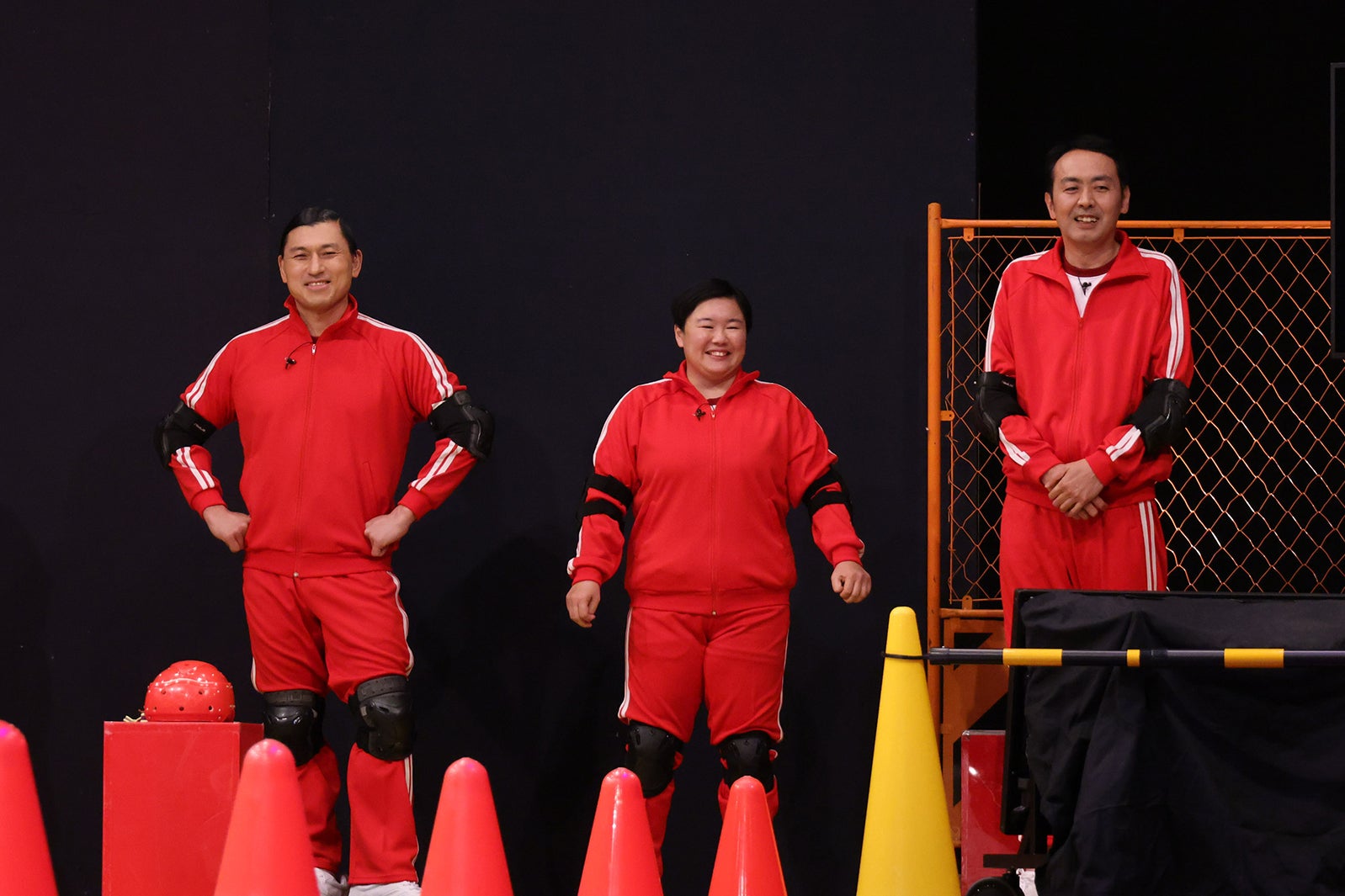 （左から）春日俊彰、やす子、田中卓志 （C）カンテレ