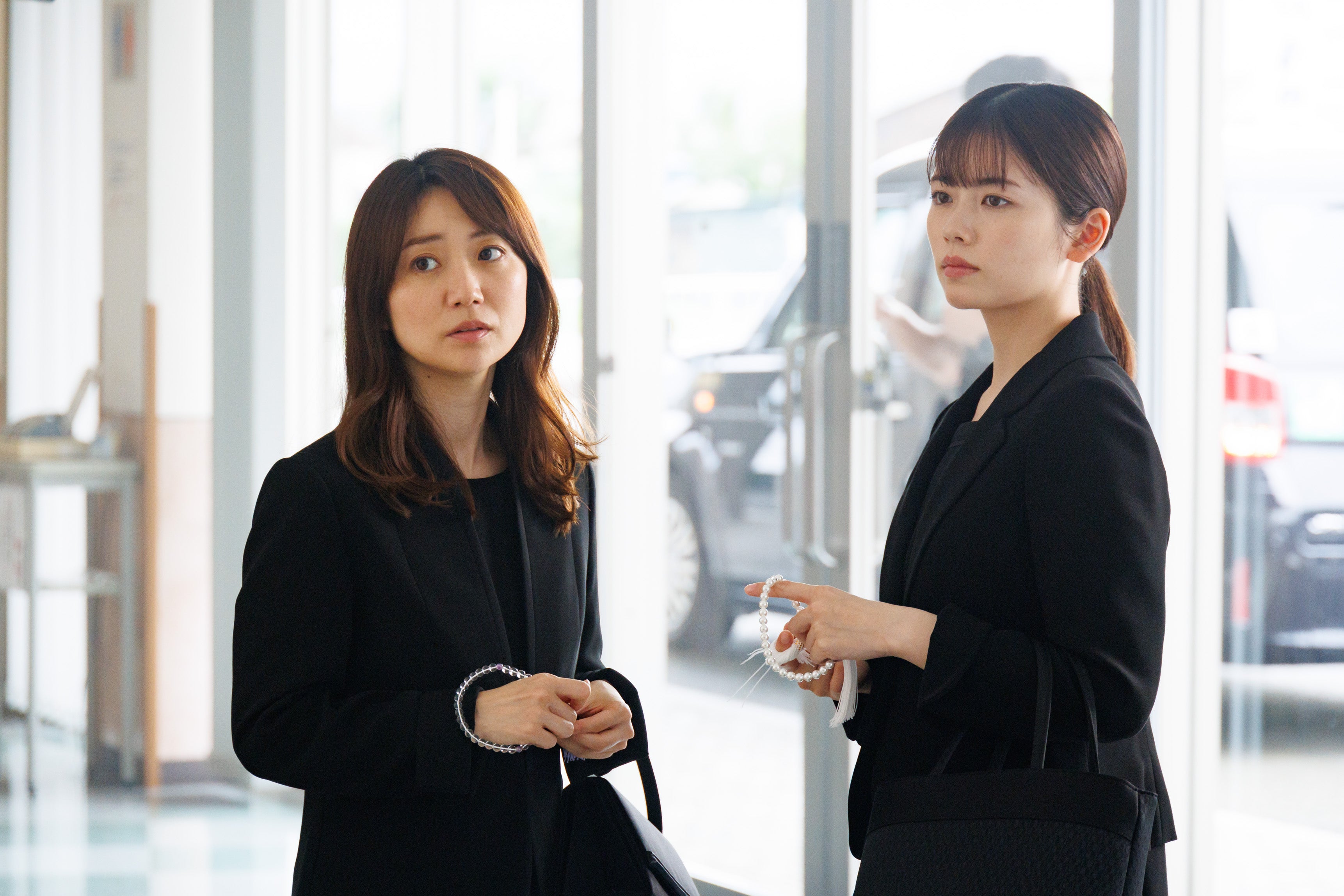 大島優子、小芝風花「GO HOME～警視庁身元不明人相談室～」第3話より（C）日本テレビ