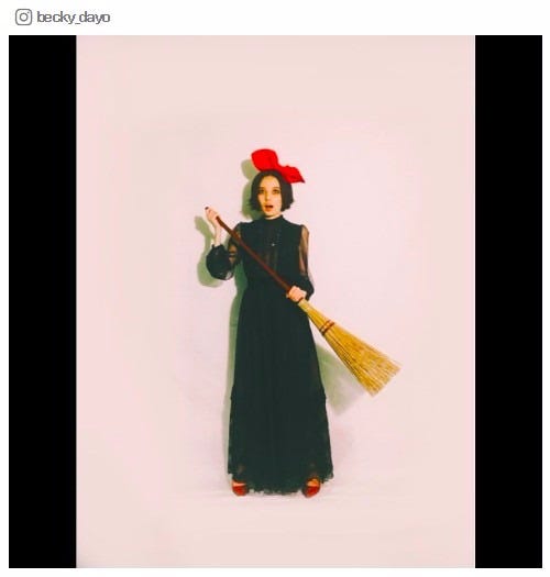 魔女の宅急便「キキ」の仮装を披露/ベッキーInstagramより