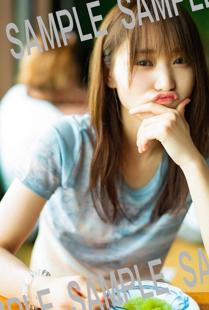 菅井友香卒業写真集「大切なもの」星野書店ポストカード(C)細居幸次郎/集英社