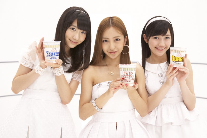 板野友美、渡辺麻友、柏木由紀、アドリブでCM撮影