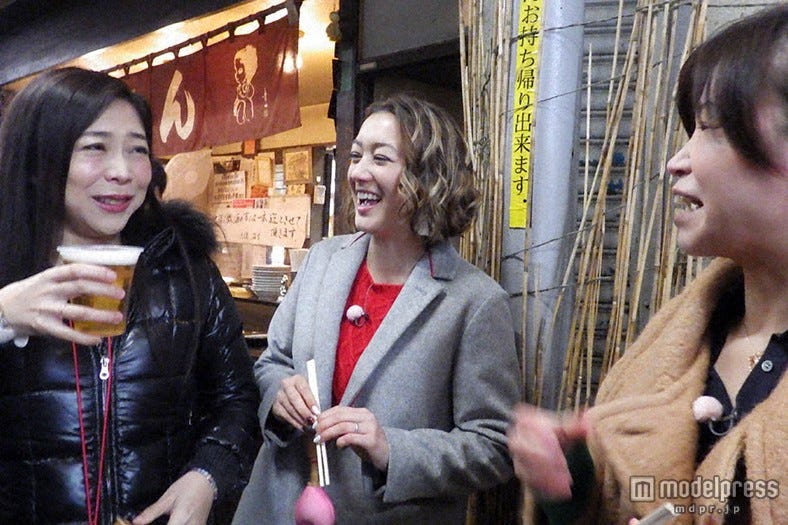 SHELLY、都内の酒好きの聖地で秘密のガールズトーク