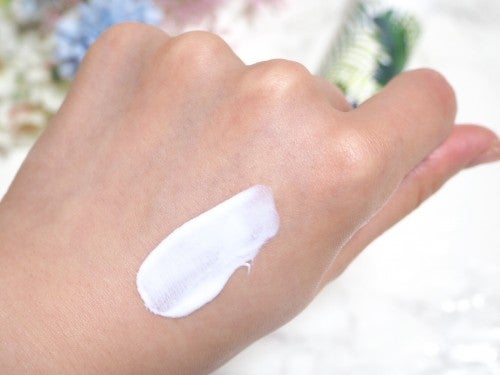 ミネラルUVホワイトセラム テクスチャ