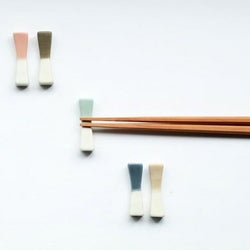置くだけで食卓に「きちんと感」! オシャレでかわいい箸置き特集
