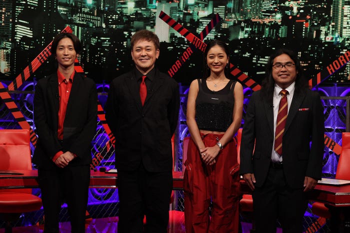 (左から)田中樹、有田哲平、池田美優、中岡創一(C)フジテレビ