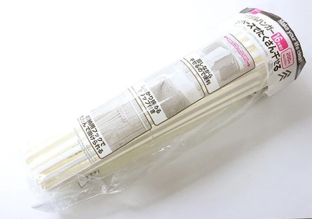 ダイソーのパラソルハンガー（16本掛け）のパッケージ