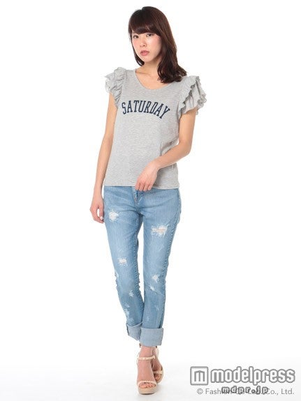 フレアスリーブロゴTシャツ「E hyphen world gallery」4,309円(税込)