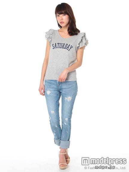 フレアスリーブロゴTシャツ「E hyphen world gallery」4,309円(税込)