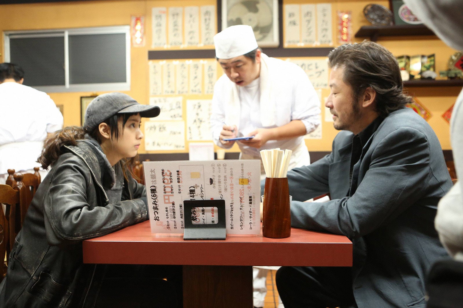 山本美月、浅野忠信（画像提供：フジテレビ）