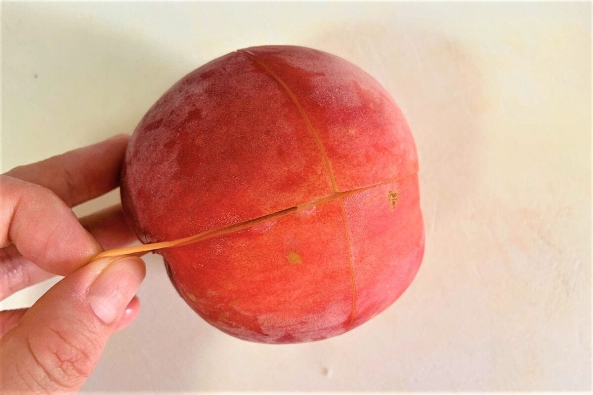 桃のルービックキューブ切り