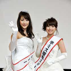 (左から)ミス慶應に輝いた浅見明日香さん、準ミス慶應に輝いた井上愛美さん