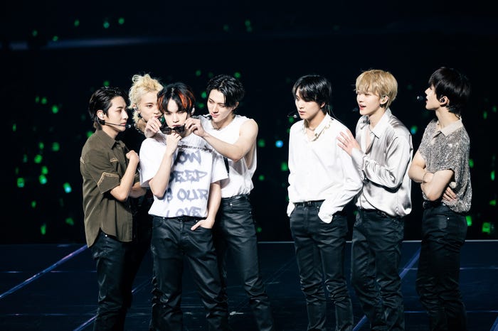ロンジュン、マーク、チョンロ、ジェノ、ヘチャン、ジェミン、チソン「NCT DREAM TOUR ‘THE DREAM SHOW2:In A DREAM’」京セラドーム大阪公演より(C)田中聖太郎事務所