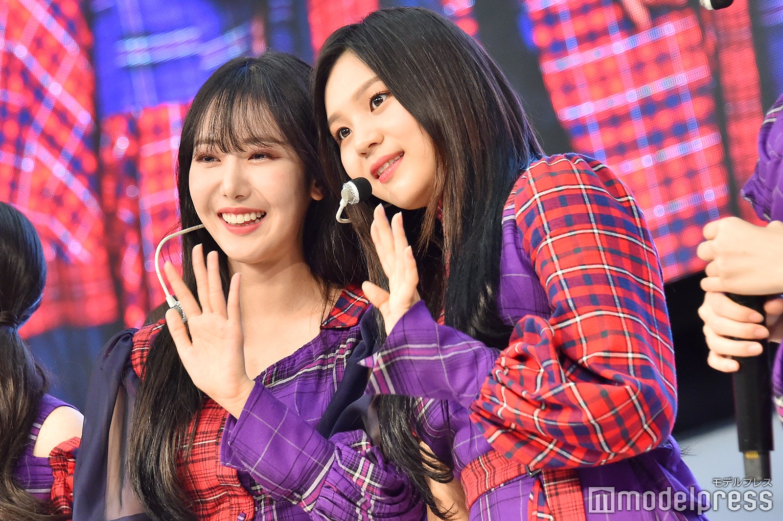 シンビ、オムジ（C）モデルプレス