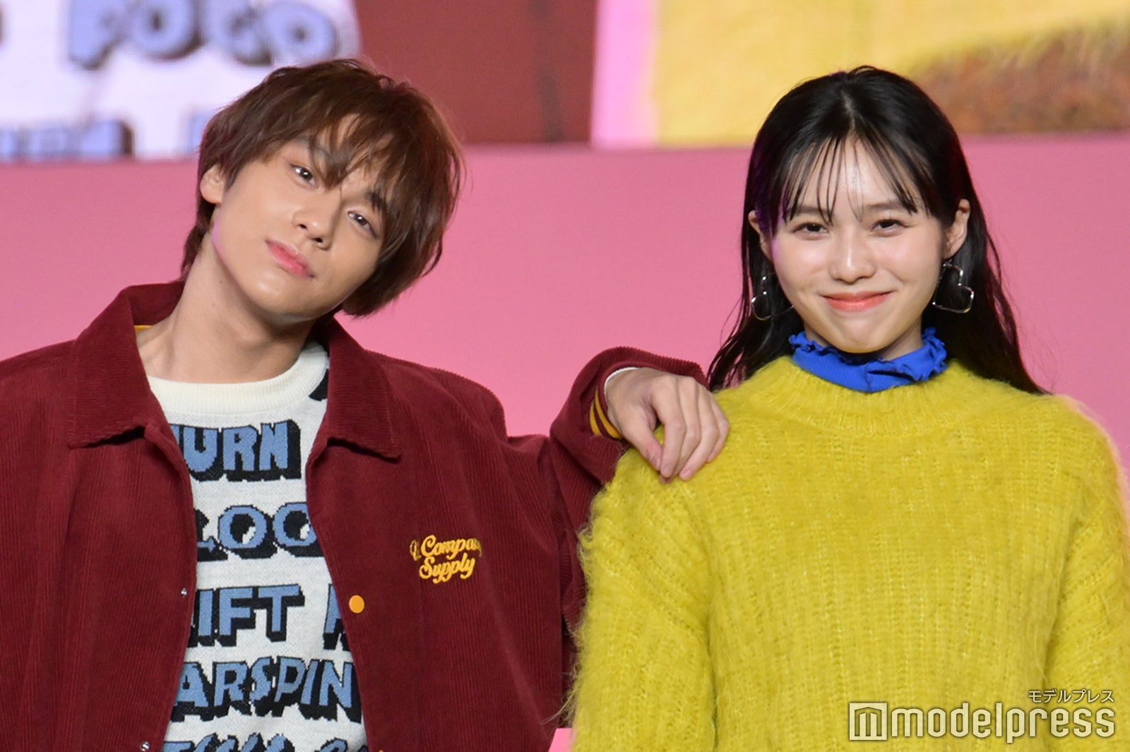 秋田汐梨＆山下幸輝、肩寄せ合い密着 投げキッス＆ハイタッチ…“ファンサ連発”で盛り上げる＜Seventeen夏の学園祭2023＞