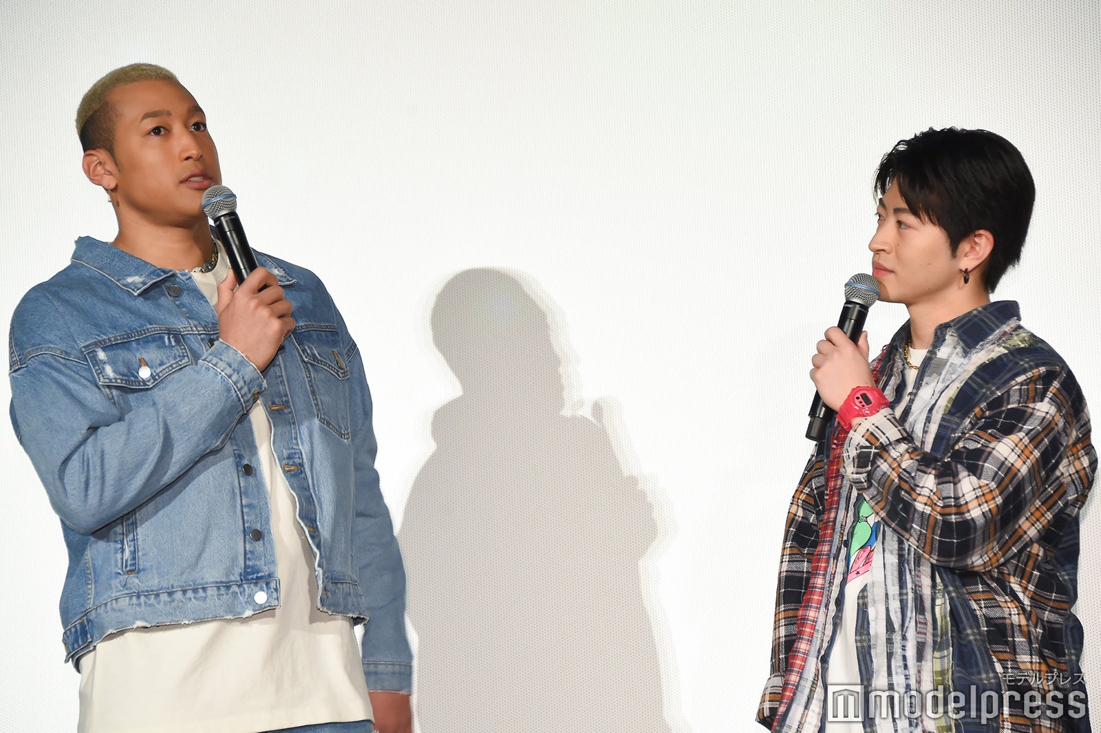 関口メンディー、佐野玲於 （C）モデルプレス