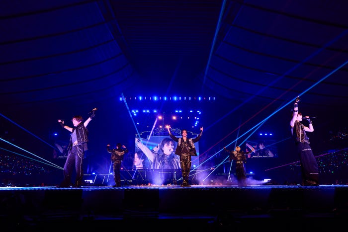 MORE FIVE「Break Free」(撮影:ウチダアキヤ/草間智博)