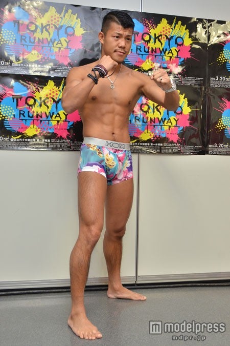亀田興毅、“パンイチ”で堂々ファッションショー「いい経験になった」