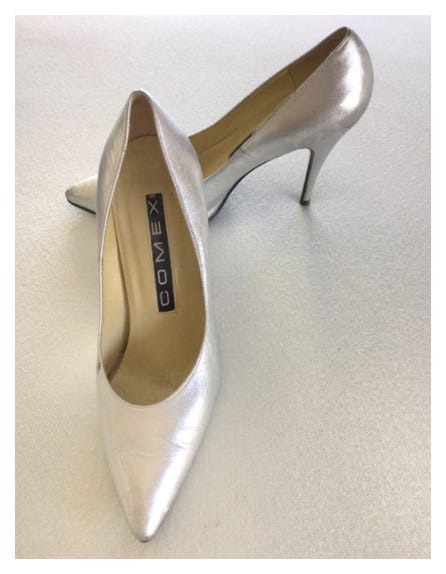 初めて自分で買ったパンプス/アンミカオフィシャルブログ(Ameba)より