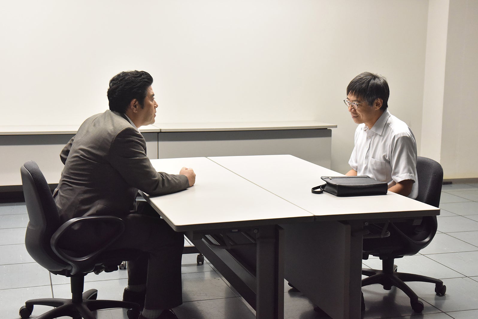 皆川猿時、生瀬勝久／「あなたの番です」第18話より（C）日本テレビ