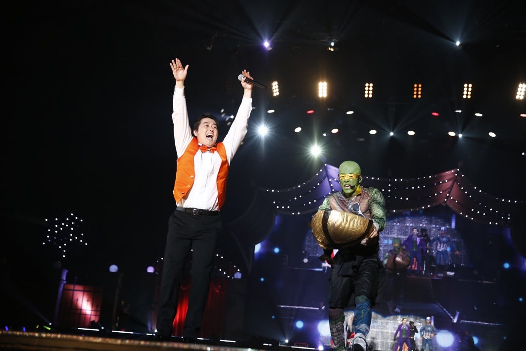 安村直樹アナウンサーとユースケ（PHOTO：山内洋枝）