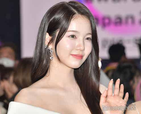 NiziUアヤカ、新ヘアお披露目「女神」「派手髪でも品ある」と反響続々