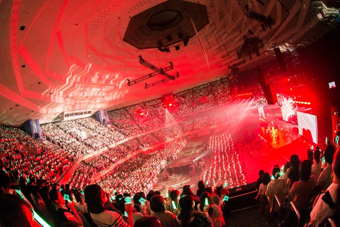 6月25日、日本武道館/撮影:渡邊玲奈(田中聖太郎写真事務所)