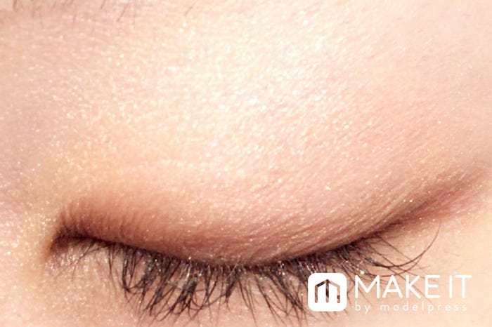 ルナソル/カラフルスカイアイズ/03 Pink Orange オレンジをメインに使用 (C)メイクイット