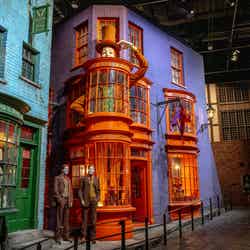 ウィーズリー・ウィザード・ウィーズ店/‘Wizarding World’ and all related names, characters and indicia are trademarks of and (C) Warner Bros. Entertainment Inc. – Wizarding World publishing rights (C) J.K. Rowling.