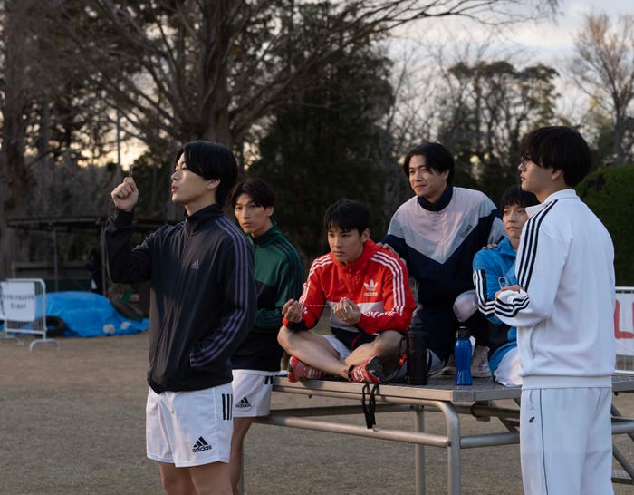 (左から)金城碧海、木全翔也、川西拓実、中島颯太ら「逃走中 THE MOVIE」(C)2024 フジテレビジョン 東映 FNS27社