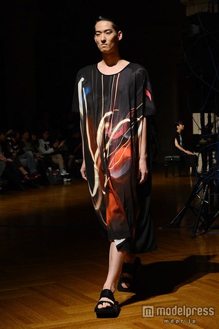 「ROGGYKEI2016 SPRING&SUMMER COLLECTION FASHION SHOW」