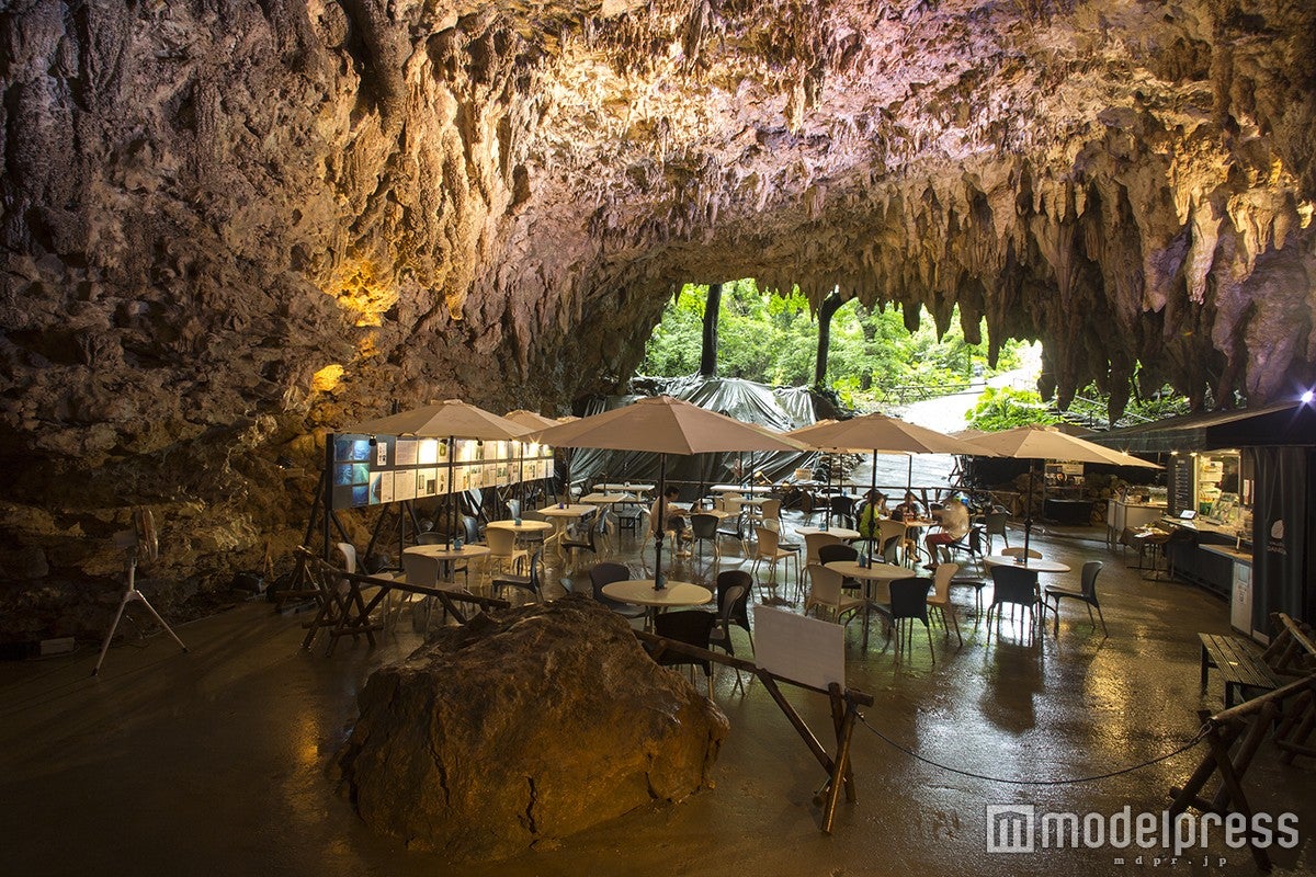 ガンガラーの谷の入り口付近にある「ケイブカフェ」