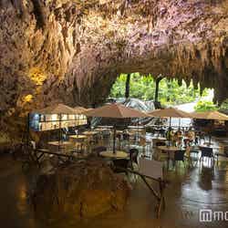 ガンガラーの谷の入り口付近にある「ケイブカフェ」