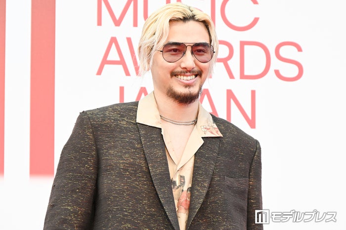 藤井 風、学生時代の黒髪短髪ショット公開「レアすぎる」「お宝写真」と話題