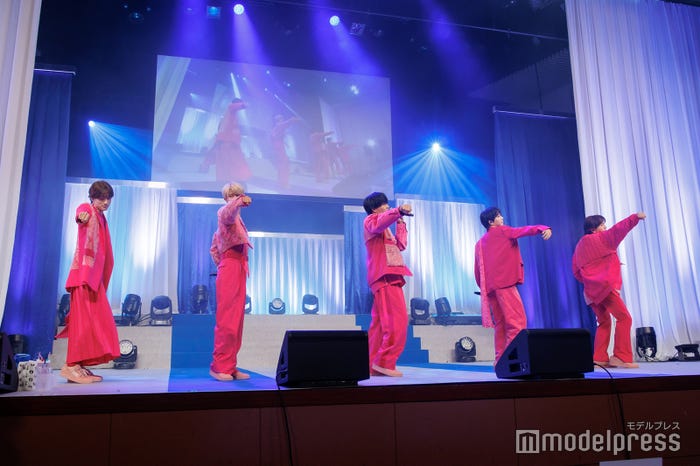 M!LK(C)モデルプレス