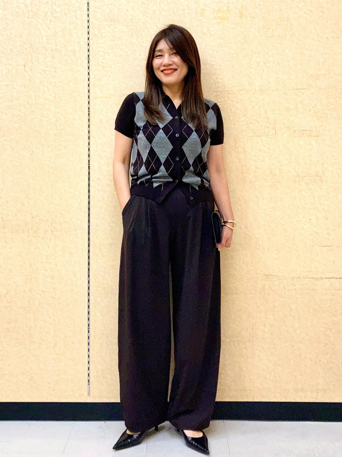 上半身をコンパクトにまとめて脚長効果もアップ　出典：StyleHint
