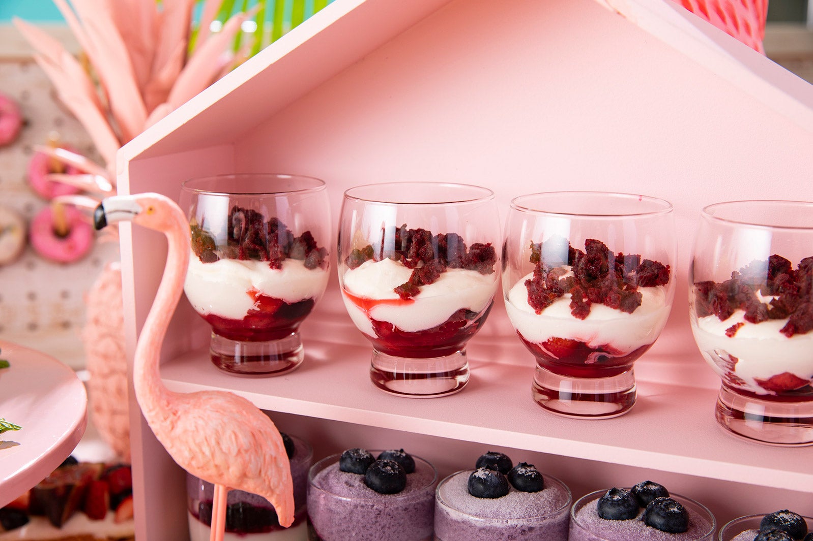 赤は美の秘訣 グラスベルベットケーキ／画像提供：名古屋ヒルトン株式会社