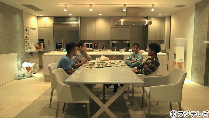 (左から)アーマン、ありさ、みのり、雄基『TERRACE HOUSE BOYS & GIRLS IN THE CITY』16th WEEK(C)フジテレビ/イースト・エンタテインメント