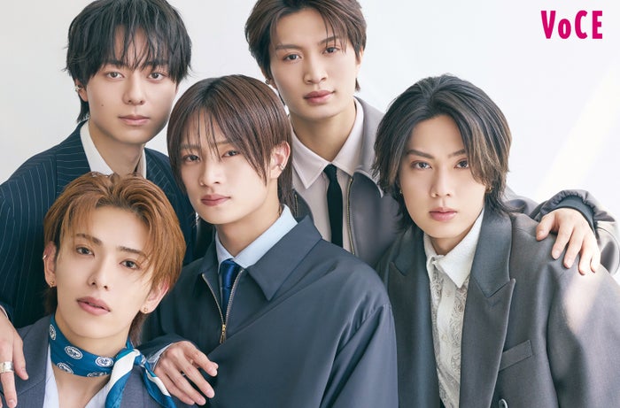 ACEes「VOCE」初登場で潤いに満ちた美しさ披露 メンバーを“美容成分”に例えると？