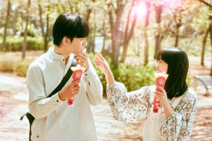 北村匠海、森川葵(C)2017「恋と嘘」製作委員会