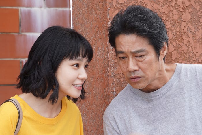 奈緒、堤真一「ファーストペンギン!」第2話より(C)日本テレビ