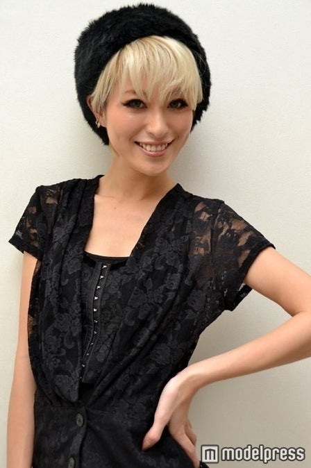 人気モデル、第一子出産直後のセミヌードショット公開