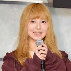 「あの花」で話題の女優・浜辺美波、清楚キャラとは「全然違う」金髪姿で意気込み【モデルプレス】